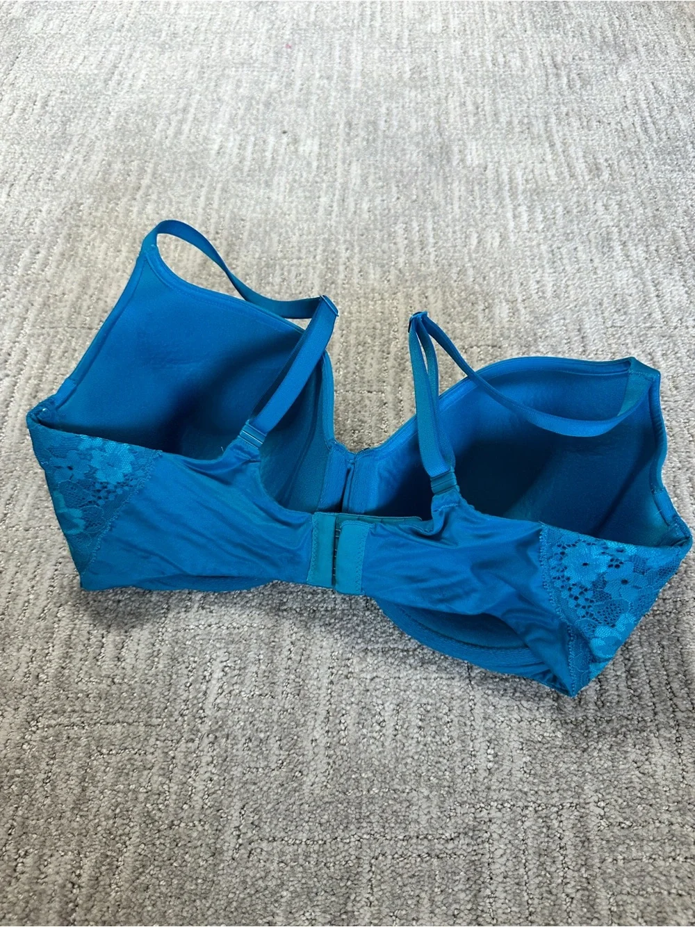 Victoria's Secret Teal Lace-Trim Underwire Bra - Picture 6 of 11